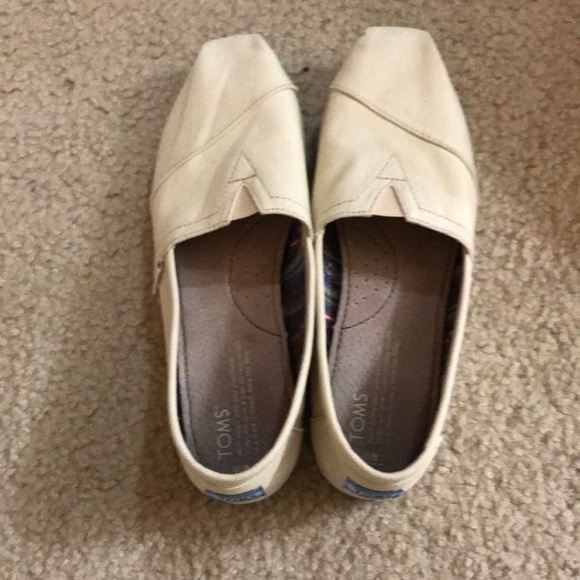 cream colored toms